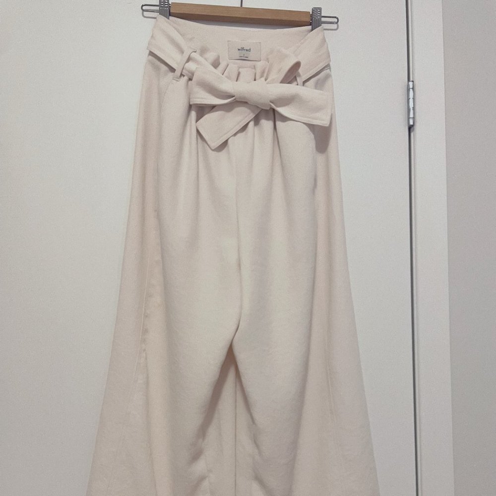 White Aritzia Wilfred wideleg pants